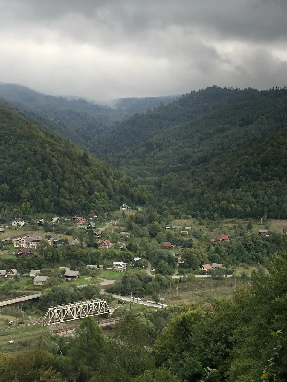 Долина Опору з Гребеневом сьогодні, у долині міст